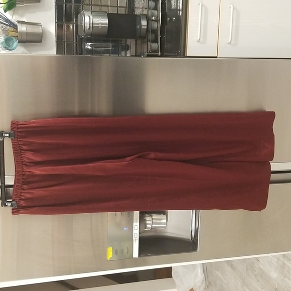 💕ST. JOHN💕 Liquid Satin Pant Elastic Back Pull-On Wide-Leg Oxblood Red M NWOT - Picture 5 of 11